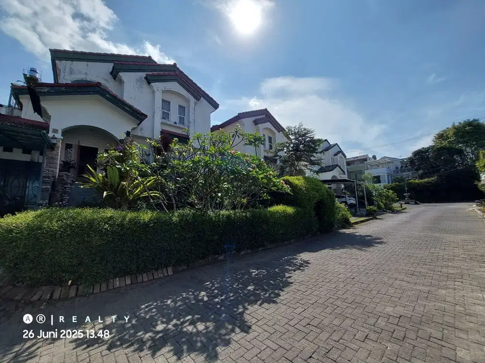 Rumah Murah Pusat Kota di Perumahan Elite Alamanda Tubagus Ismail Dag
