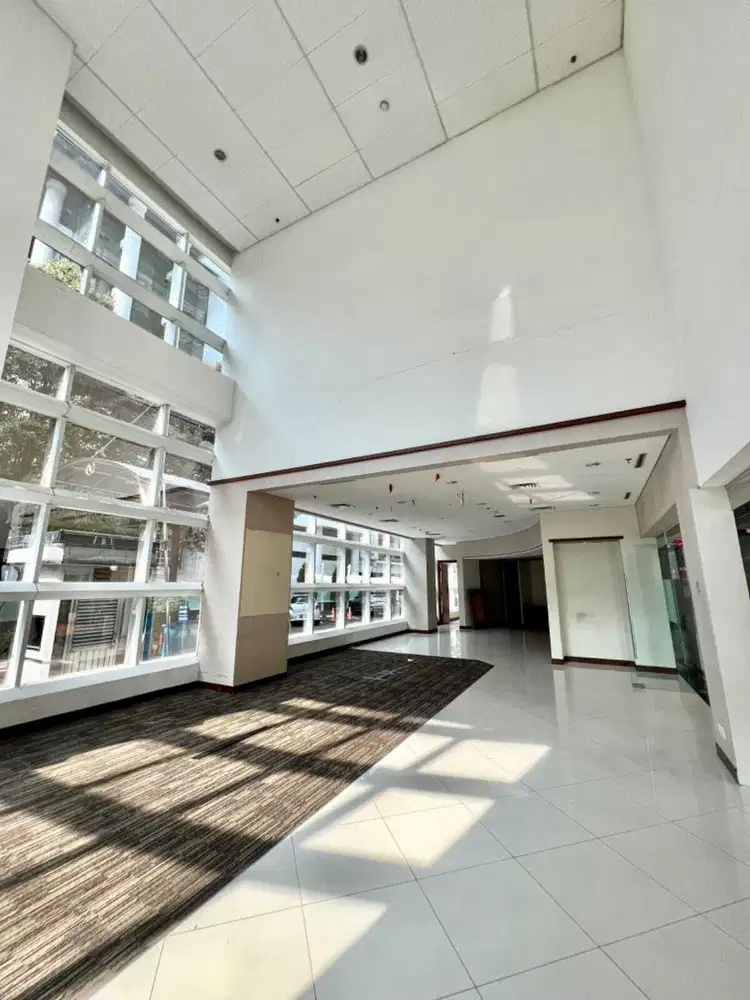 Sewa Kantor 325 m2 Kondisi Fitted di Mega Plaza Rasuna Said Kuningan