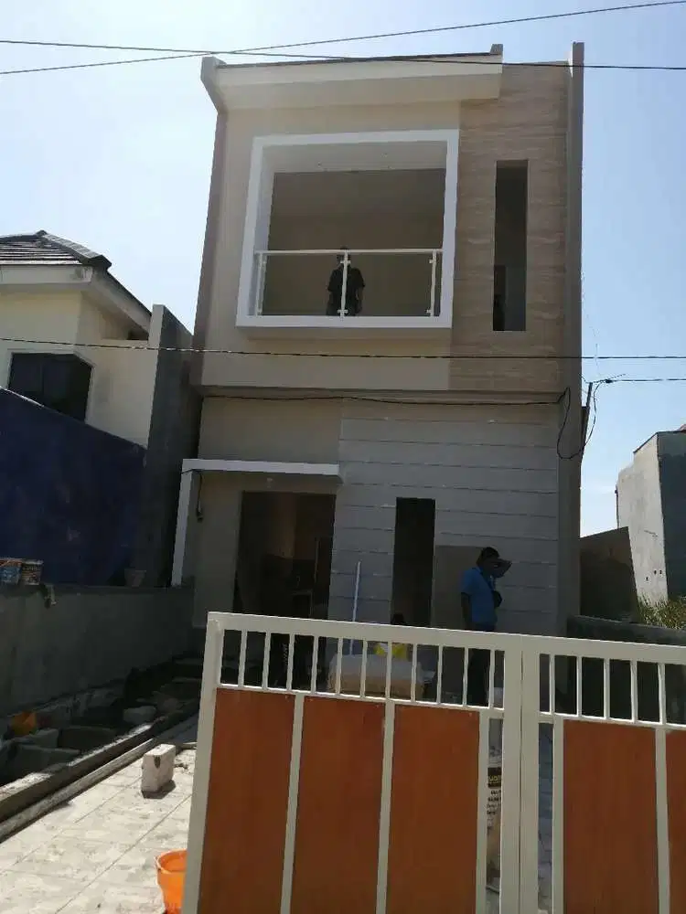 LANGSUNG AMANKAN RUMAH CAKEP DAN STRATEGIS DI PUSAT KOTA SURABAYA