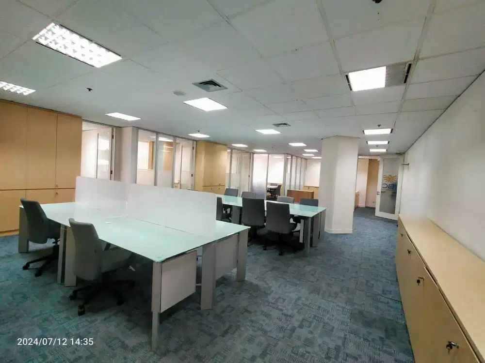 Sewa Kantor 165 m2 Full Furnish di Sequis Center SCBD, Lokasi Prime