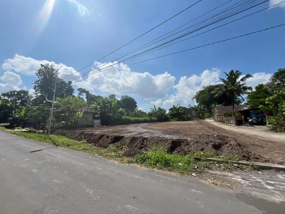 HUNIAN IDAMAN: Tanah Kaliurang 10, Barat Pasar Gentan Ngaglik