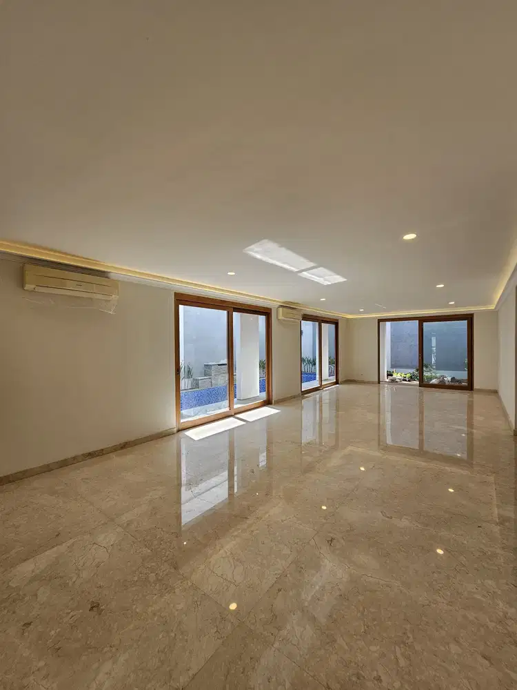 DIJUAL RUMAH MODERN TROPICAL SIAP HUNI DI PONDOK INDAH JAKARTA SELATAN