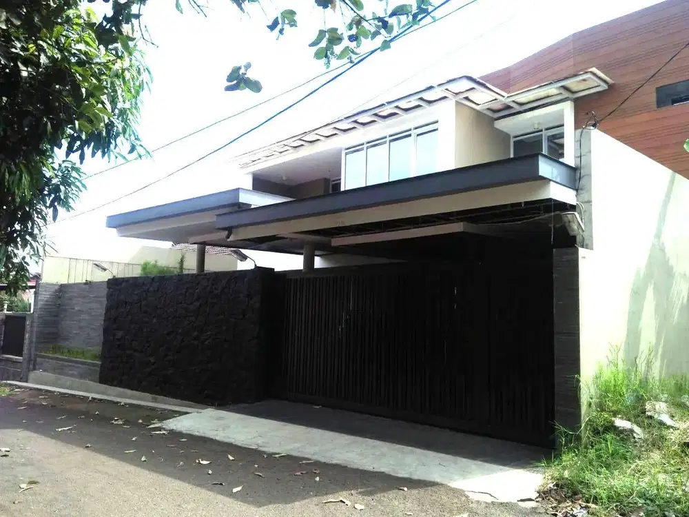 RUMAH LUX SEMI FURNISHED DI CIPAKU INDAH SETIABUDI BANDUNG