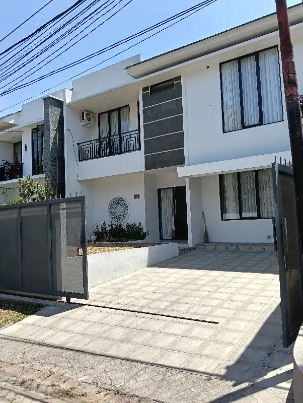 Jual Rumah BAGUS dan LUAS di dekat kampus UPI SETIABUDI Bandung