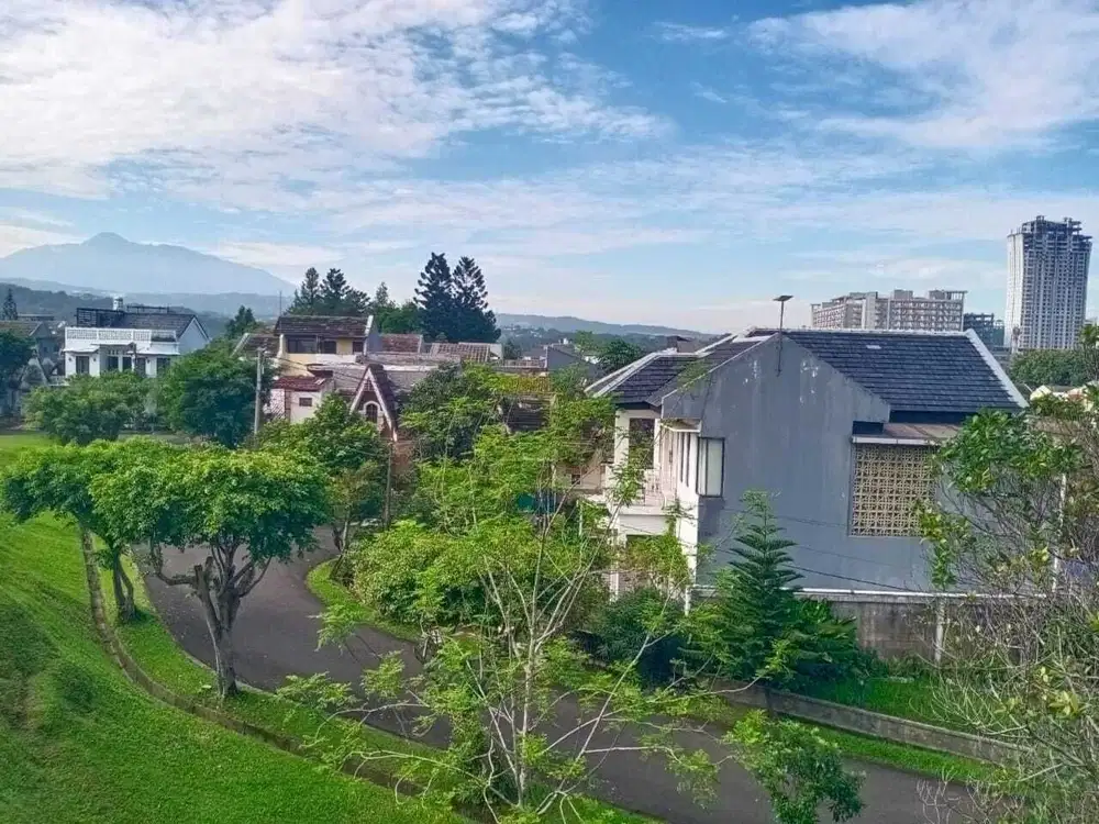 DIJUAL RUMAH 2LT SEJUK BAGUS SIAP HUNI DEKET AEONMALL VICTORIA SSR812