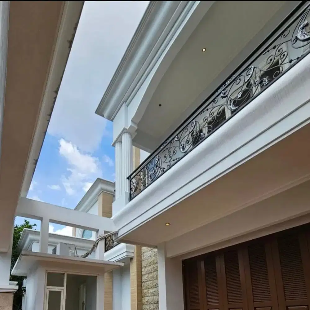 RUMAH Komersial Bangunan Baru Gres Surabaya Pusat  dekat Raya Darmo