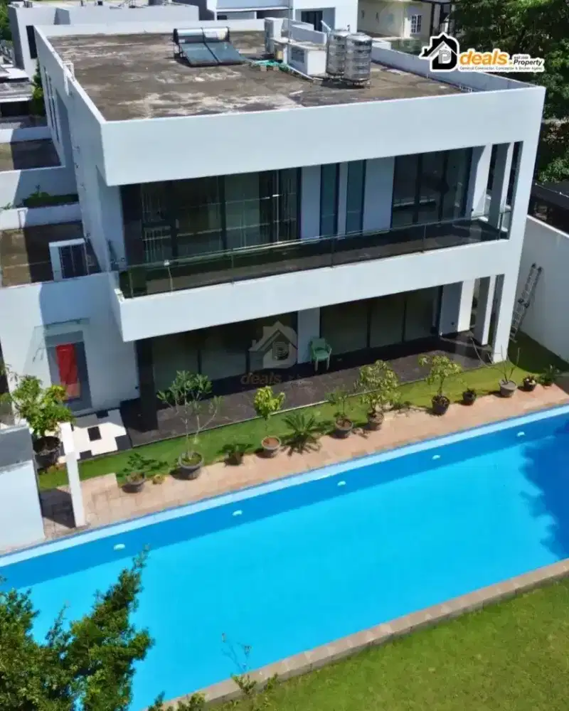 Di jual rumah di Sentul city bagus siap huni