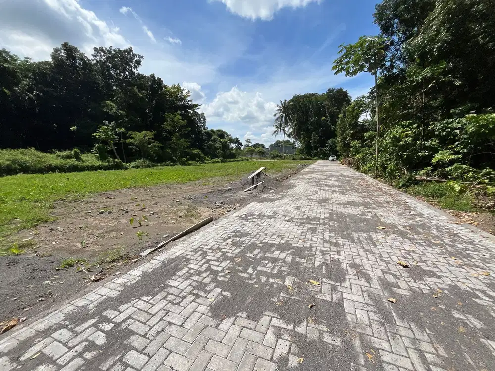 CUAN BANGUN KOST: Tanah di Selatan UII Jogja Kaliurang