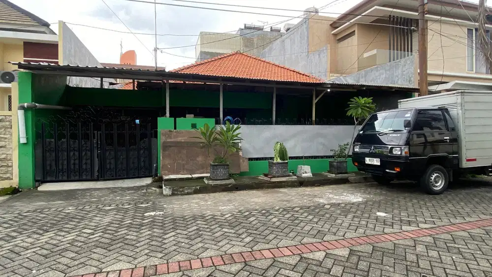 DIJUAL RUMAH 1 LANTAI MANYAR TIRTOASRI ROW JALAN 3 MOBIL