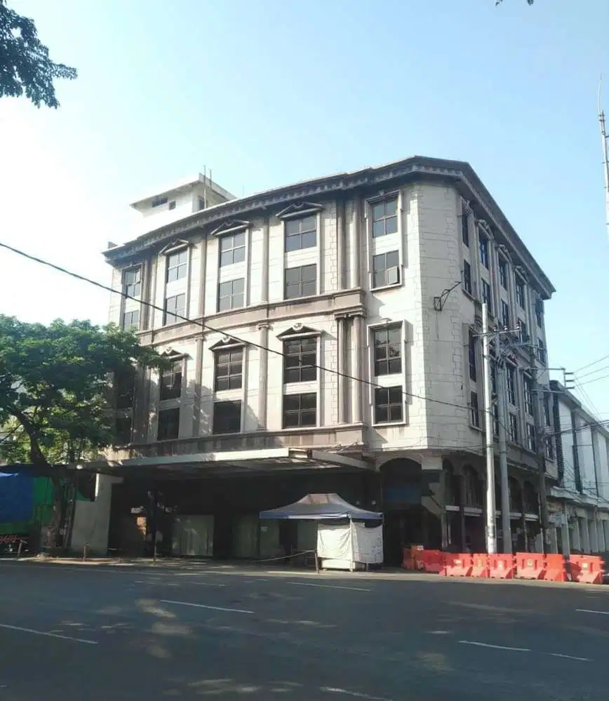 LANGKA & MURAH! GEDUNG KANTOR 6LT DI JALAN BUNGURAN SEBELAH PASAR ATOM