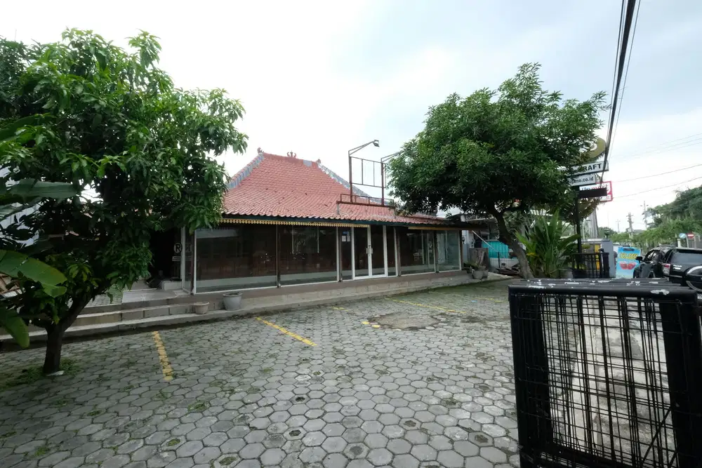 Ruang Usaha Model Limasan Istimewa Jln Cemani Grogol SKH