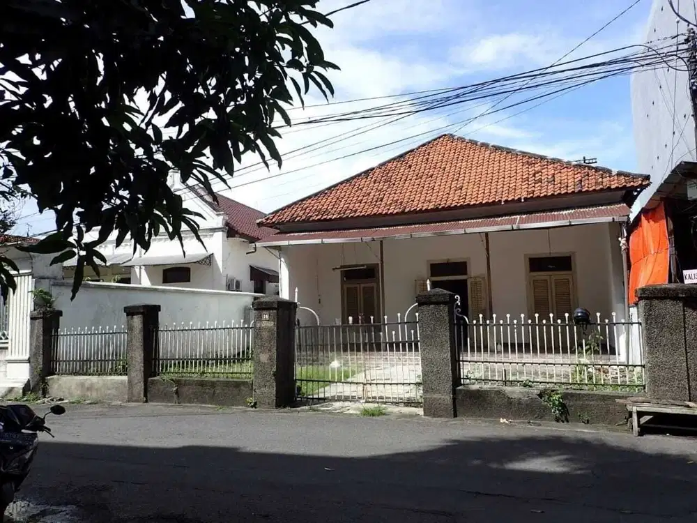 Dijual Cepat Rumah Bangunan Belanda Murah Jl Kalisari SBY