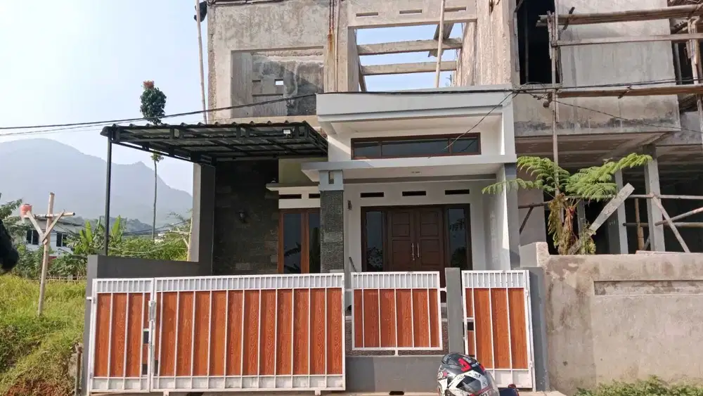 DIJUAL RUMAH MEWAH MURAH,LOK. CINUNUK
