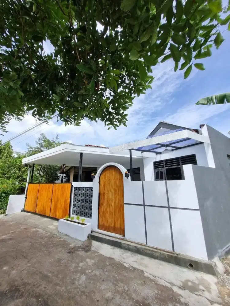 RUMAH KLASIK MODERN DI POTORONO BANGUNTAPAN BANTUL 3 KAMAR TIDUR