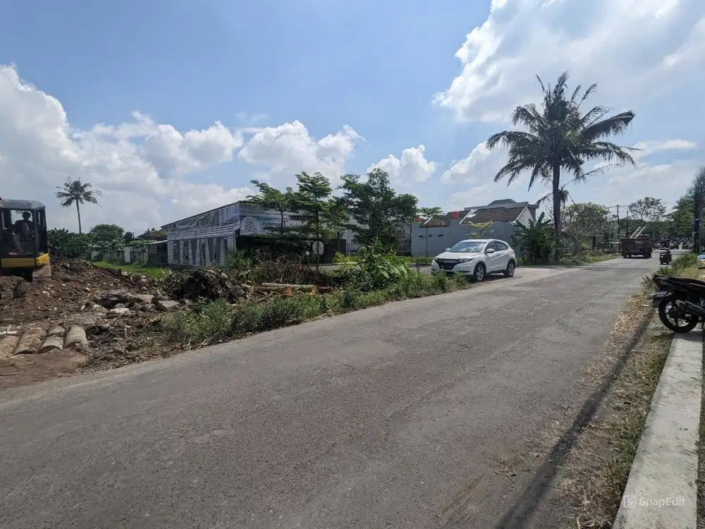 Tanah Jogja Dalam Ringroad Akses Jalan Truk Papasan Banyuraden Sleman