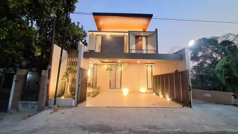 RUMAH 2 LANTAI, FULL FURNISHED 7 MENIT KE STADION MAGUWOHARJO SLEMAN