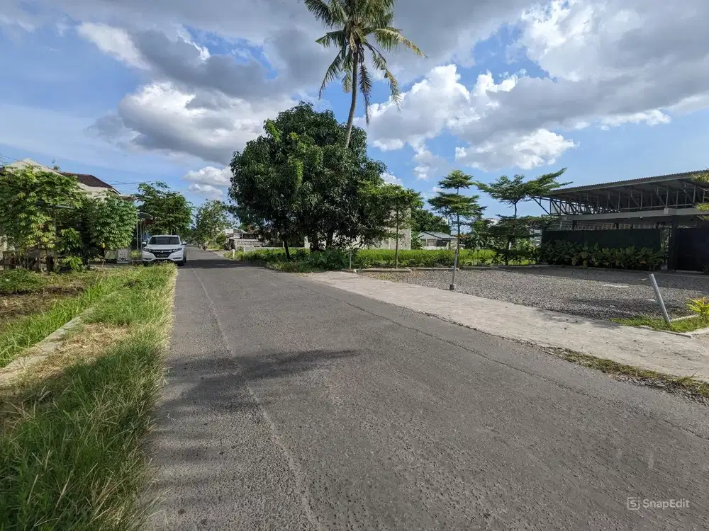 Belakang Kampus UNJANI Ringroad Barat Tanah Jogja SHM Tepi Jalan Besar