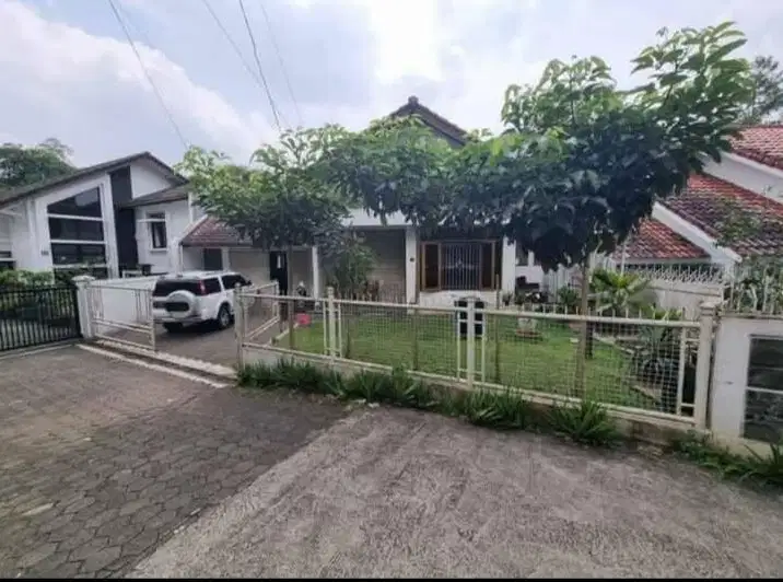 Rumah Lama Terawat Heritage Siap Huni Dago Ciumbuleuit