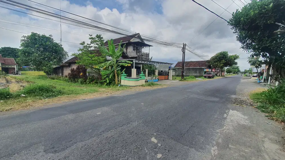 Tanah SHM Pekarangan 5 Menit ke Bandara Adisutjipto, Cocok Hunian/Kos