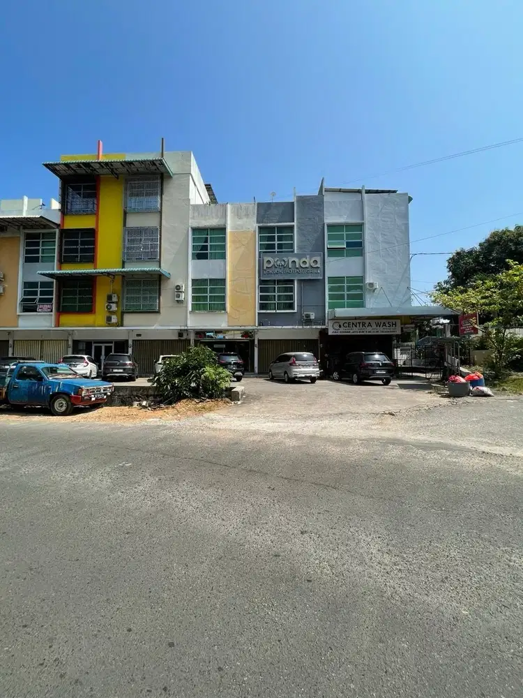 Dijual Ruko 3,5 lantai siap pakai di Blok 4 windsor