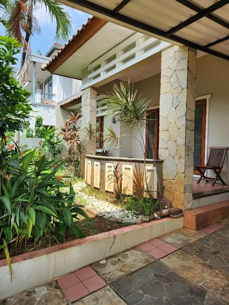 Rumah siap huni di Anggrek Loka BSD CIty dekat kemana2