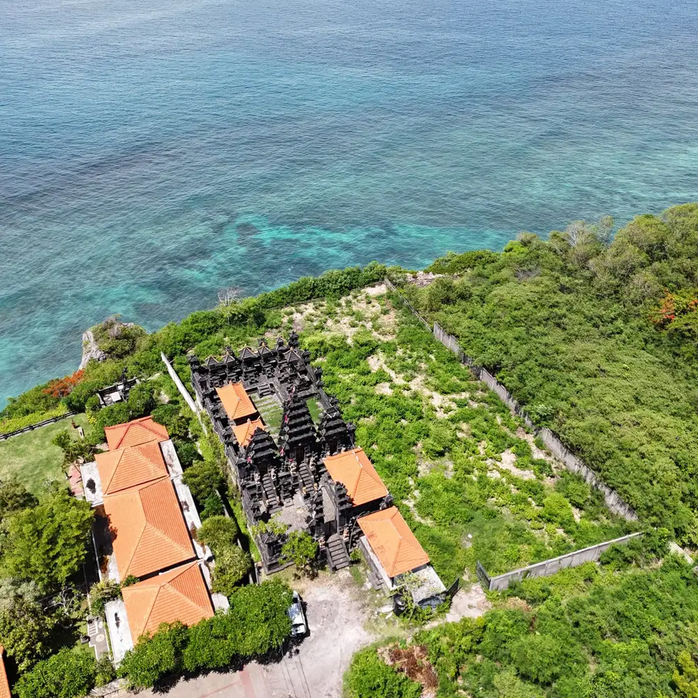 OCEAN CLIFF TOP LAND LOCATED IN SULUBAN BEACH