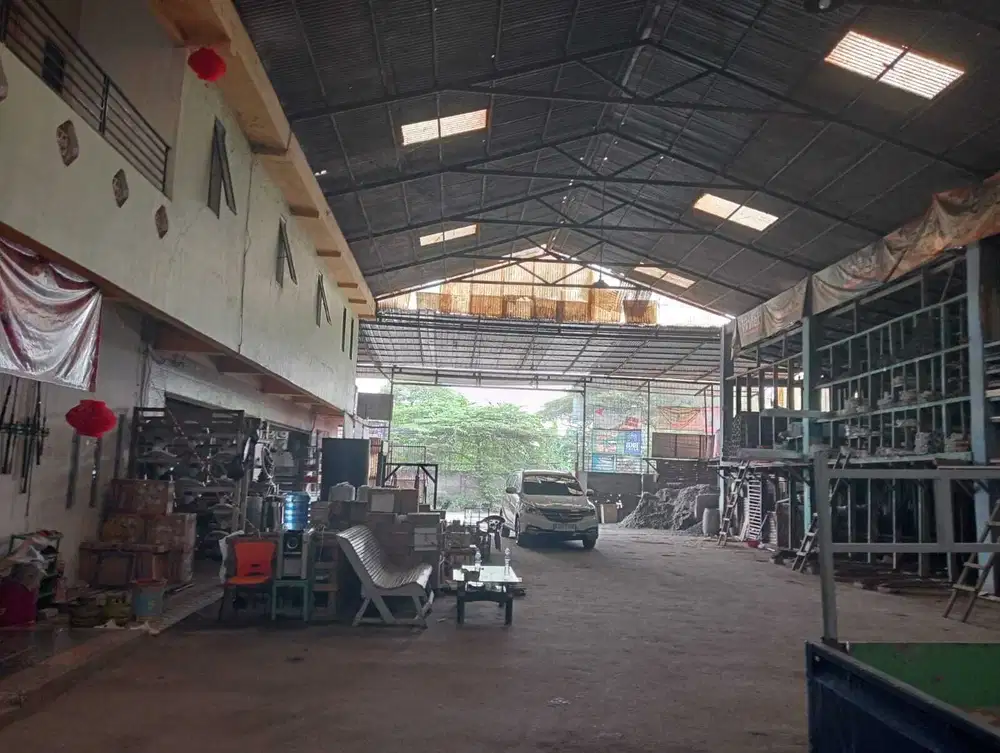 Dijual rumah dan toko material lokasi strategis