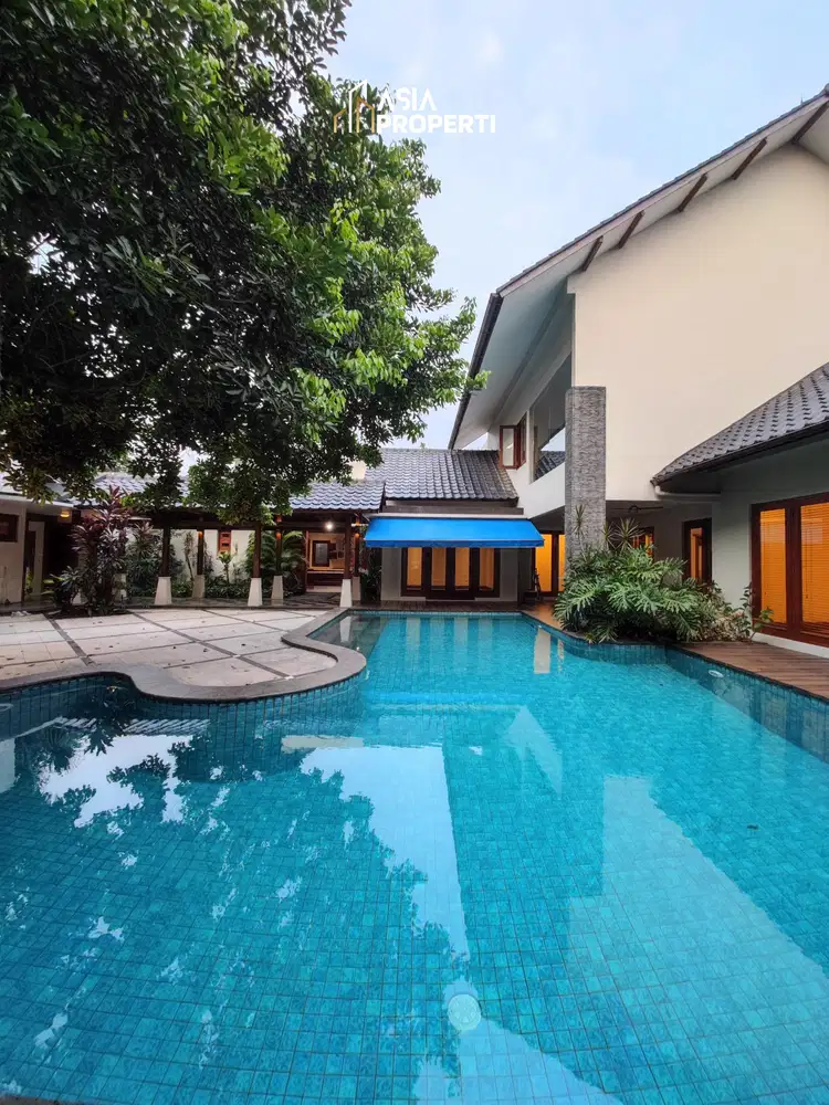 Rumah Tropis Di Cilandak Jakarta Selatan
