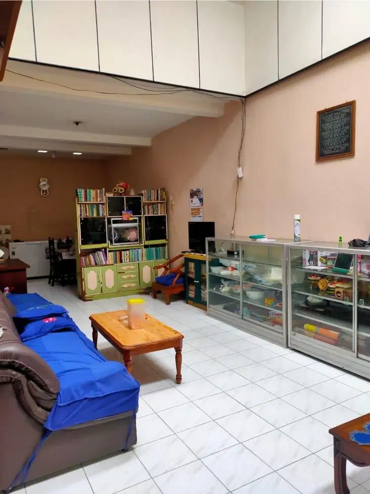 rumah bagus buat kos elite di tata surya dinoyo kampus UB dan UNMUH