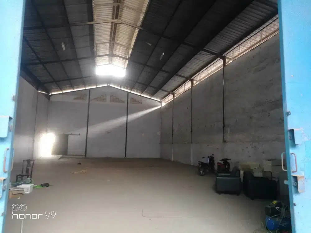 Disewakan Gudang Gandeng Pergudangan 8 jalan Perancis Tangerang