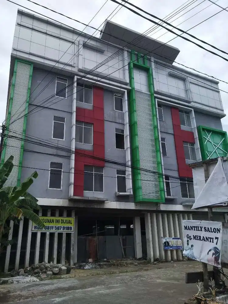 Bangunan Permanen Hotel