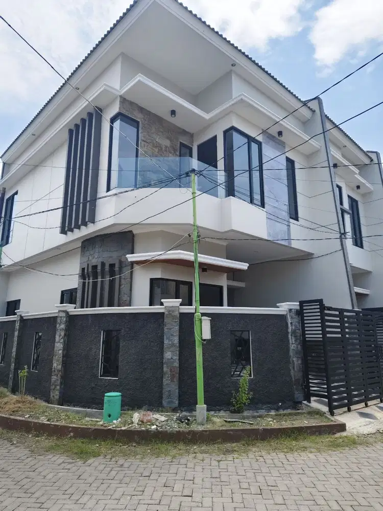 Selangkah Raya Mulyosar‼️Rumah Cantik Mulyosari Surabaya