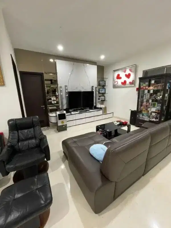 Dijual rumah golf island full furnish design interior mewah