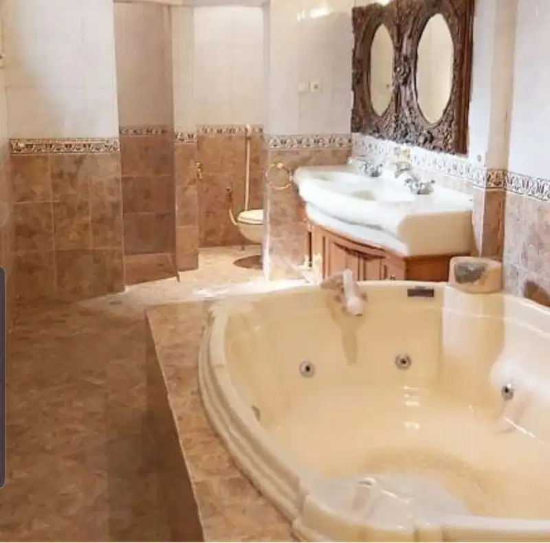 Rumah Lux kemang Timur, LT 887m2 LB 900m2, KT 4 ( kamar mnd dalam )