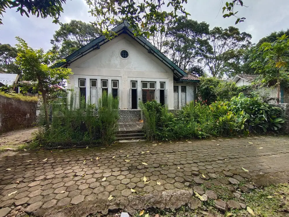 Jual Cepat Rumah Luas Hitung Tanah di Mainroad Jl.Ir.H.Juanda (Dago)