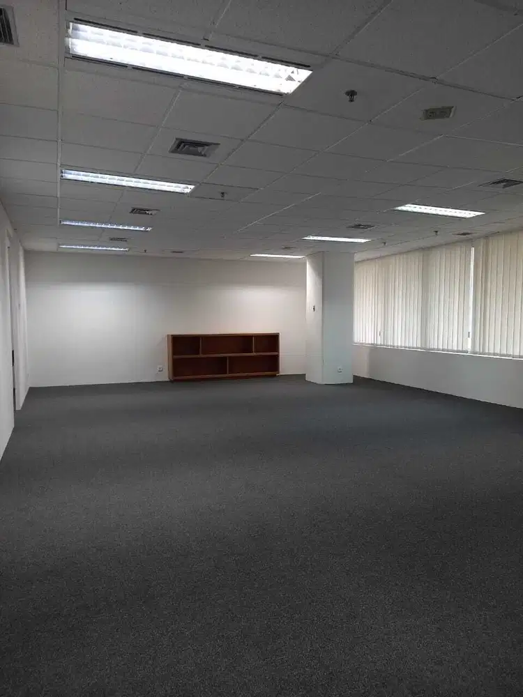 Sewa Kantor Sdh Partisi 155 m2 di Gedung Ventura TB Simatupang, Nego