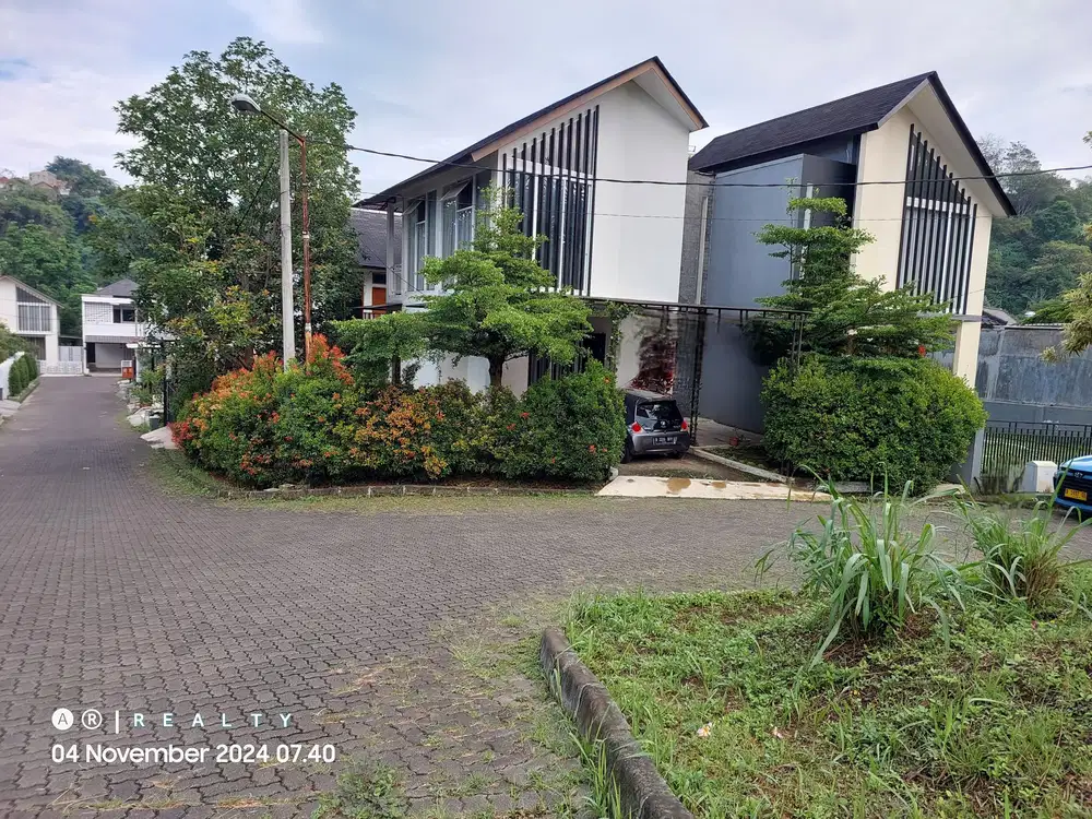 Rumah Super Nyaman Serasa Liburan di Kawasan Sejuk Cisitu Dago Bandung