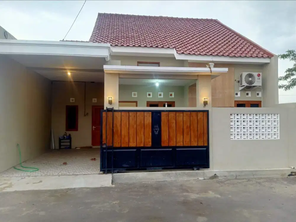 Rumah baru minimalis Kartasura free canopy