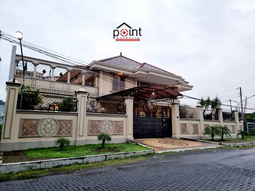 Rumah mewah royal luxury kawasan elite solo baru