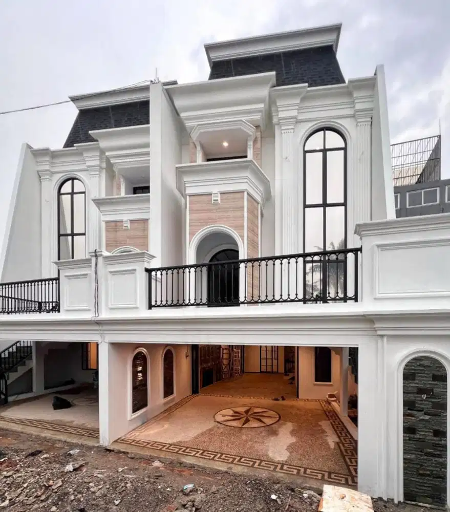 Jual rumah rooftop Siap huni di jakarta selatan