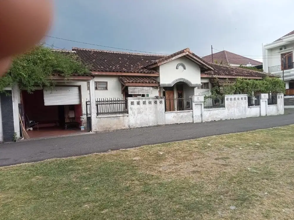 Rumah Sumber 200Mt, 3Kt, 1Km, Jalan Letjen Suprapto, Banjarsari, Solo