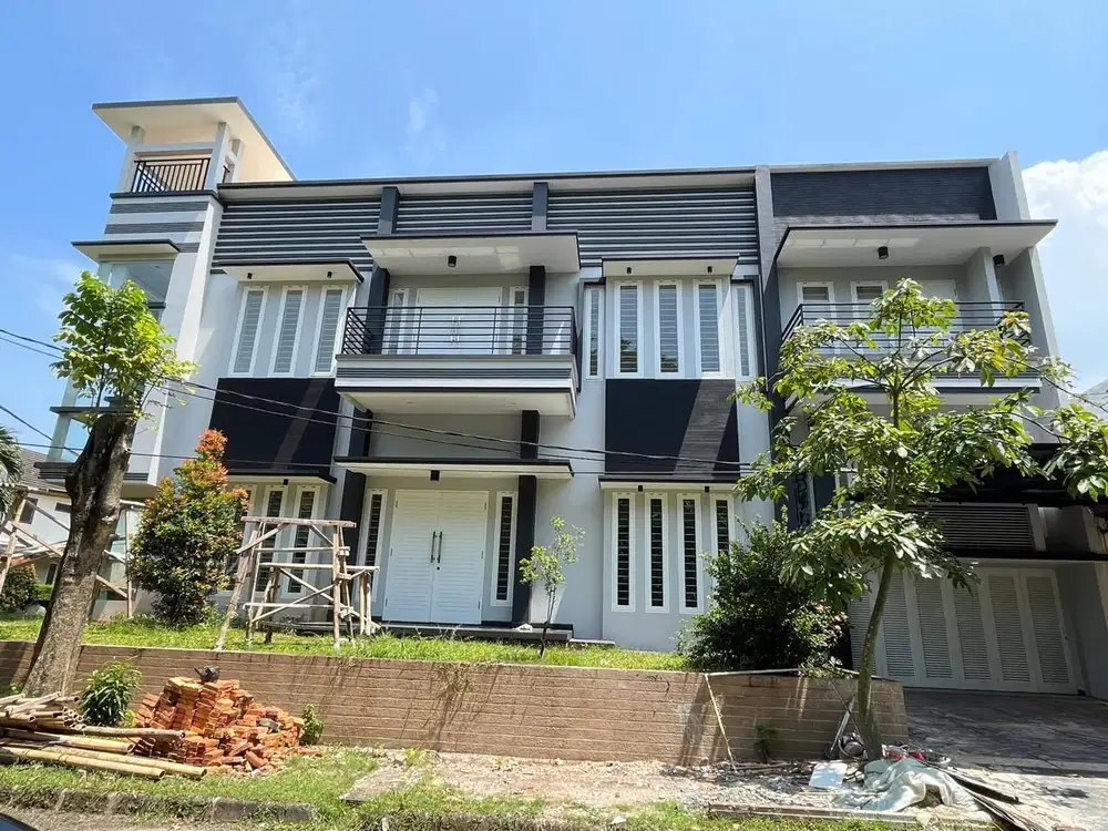 Jual Rumah Besar Taman Dago 5BR, Lippo Cikarang, Bekasi