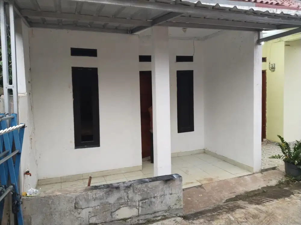 Di jual rumah siap huni SHM masuk mobil di sawangan permai