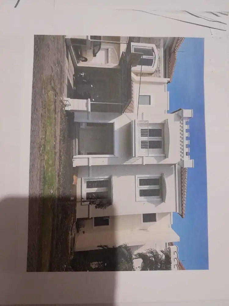 Rumah siap huni di Bukit Darmo Golf Surabaya