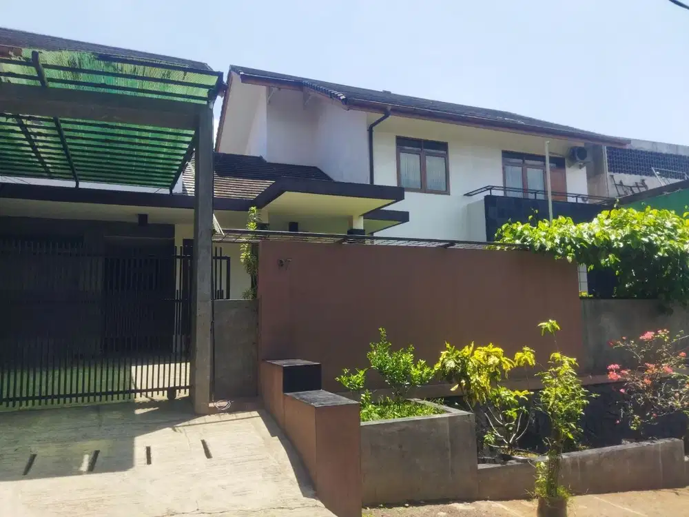 Dijual rumah dikomplek unpad cigadung tanah luas 6 kamar