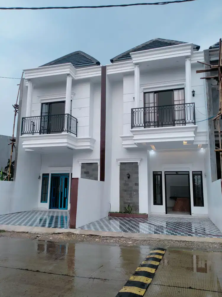 Rumah 2 lantai cash dan KPR lokasi pinggir jalan