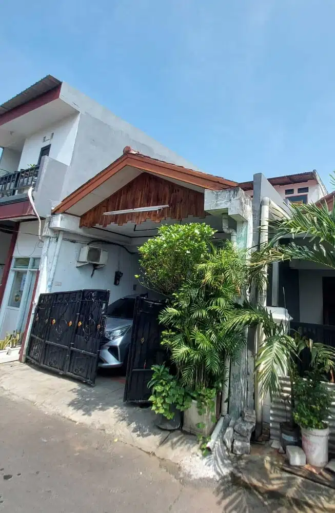 RUMAH di PONDOK KELAPA, JAKARTA TIMUR