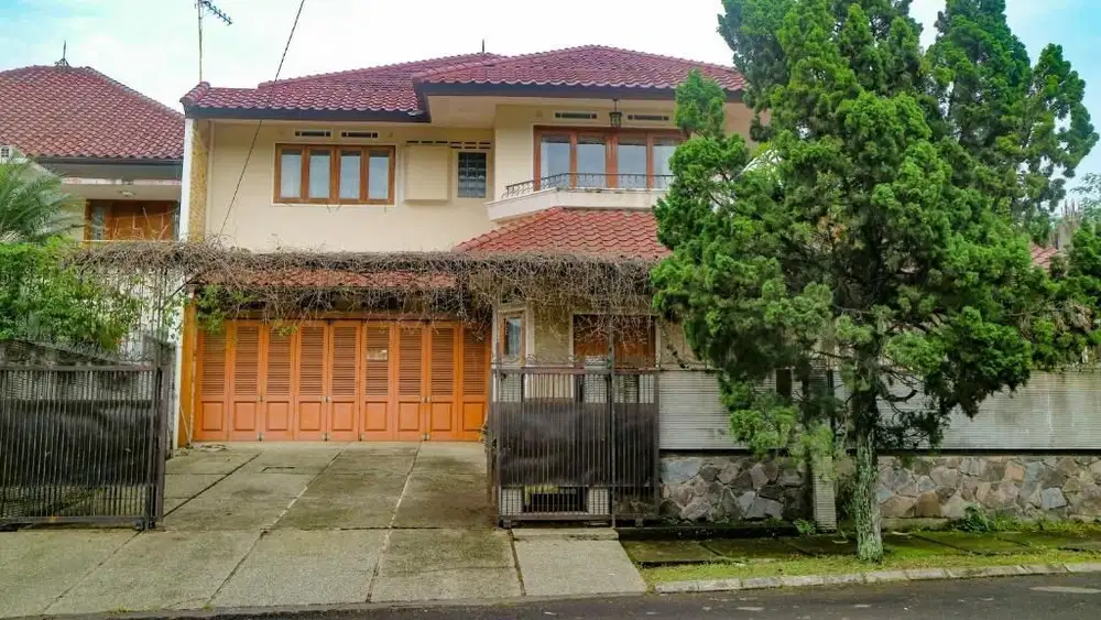 Rumah Bagus Arsitektur Bali Lokasi Sayap Dago Bandung Kota