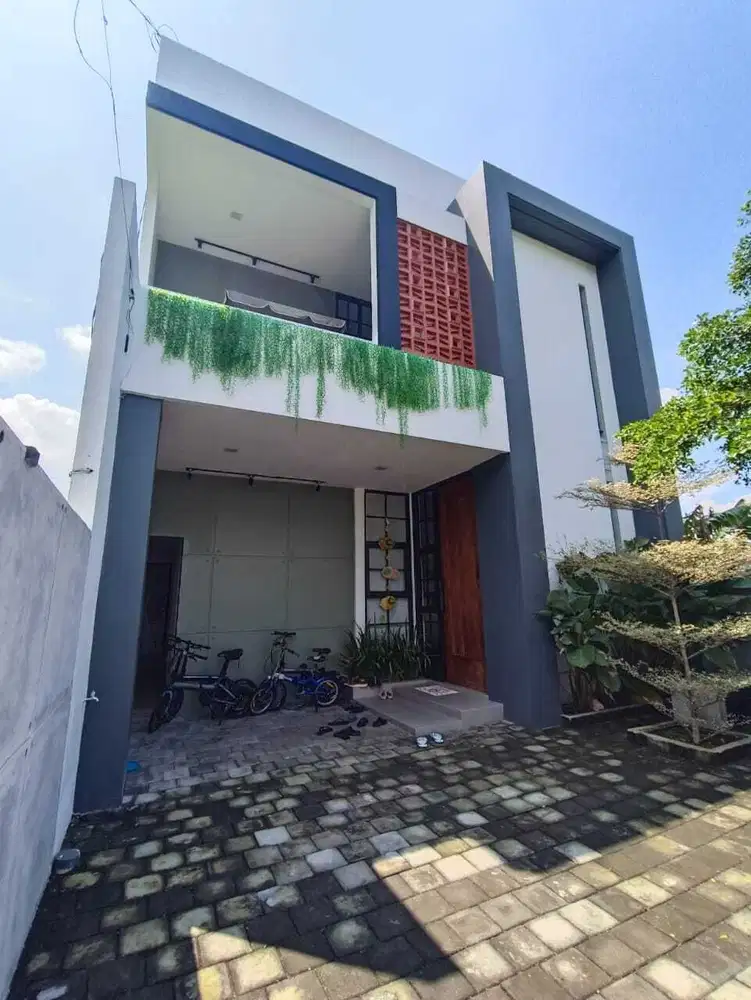 Dijual Rumah Mewah (Kolam Renang) Lokasi Sidomoyo Godean Sleman Yogya