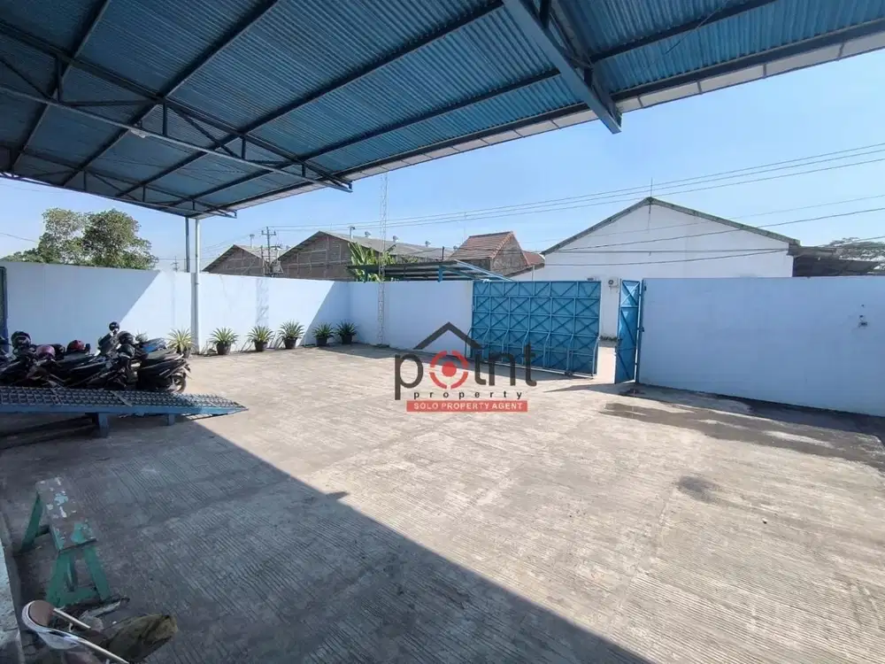 Gudang Luas Akses Kontener Siap Pakai Bangunan Baru di Solo Sukoharjo